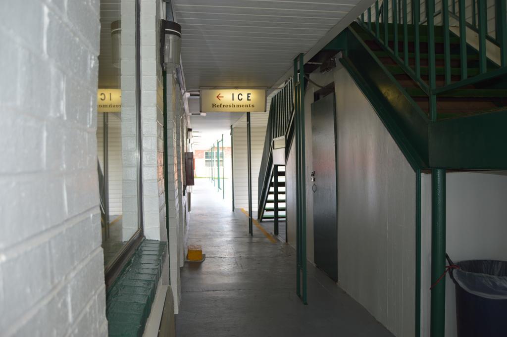 Travel Inn Weatherford Екстериор снимка