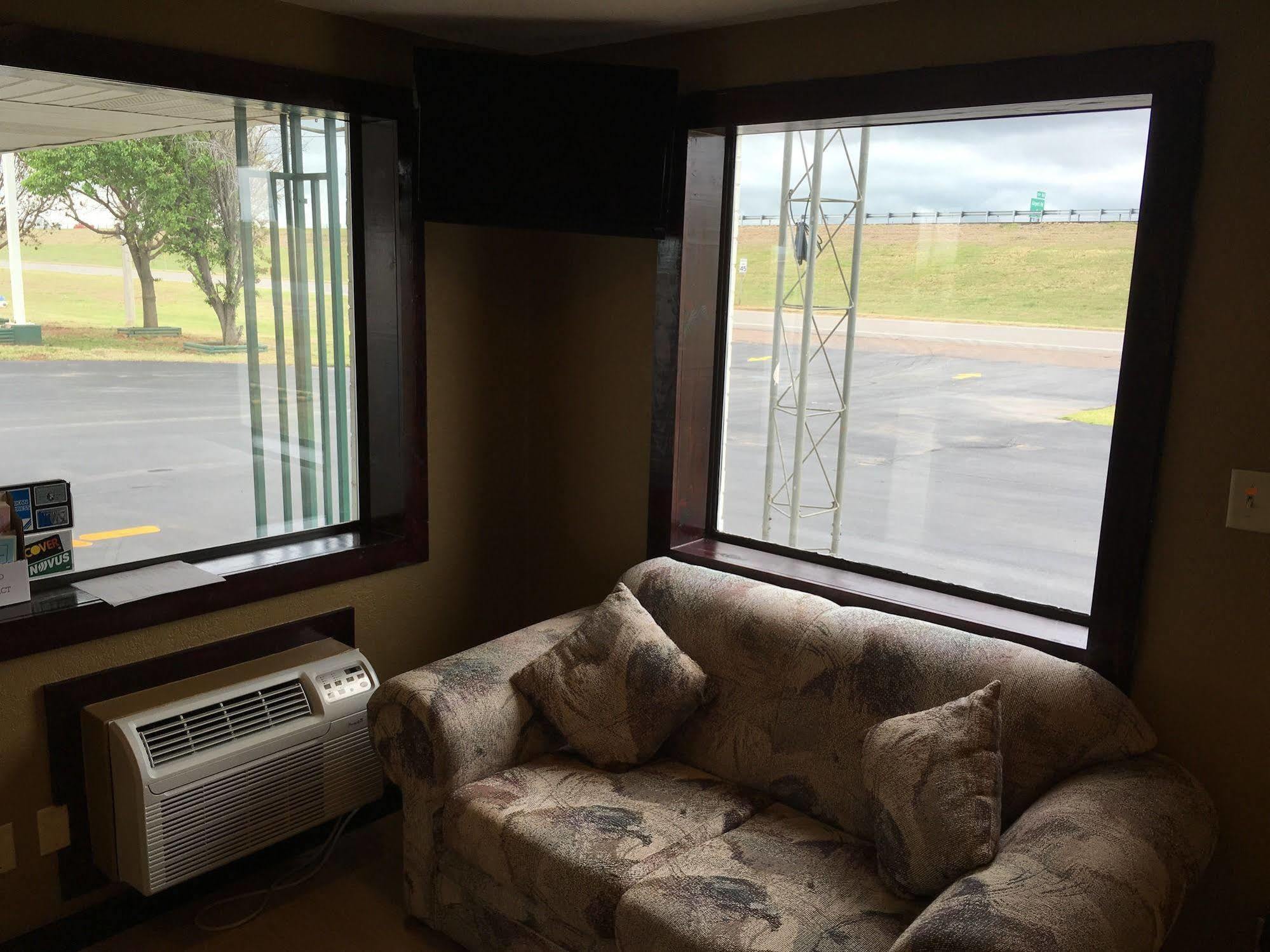 Travel Inn Weatherford Екстериор снимка